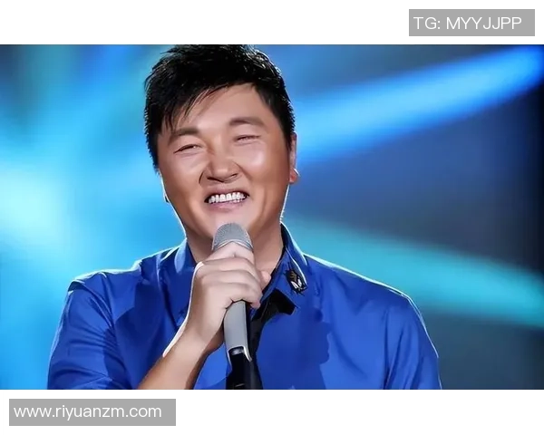 在足球明星环绕下的平凡人生与梦想追逐之旅